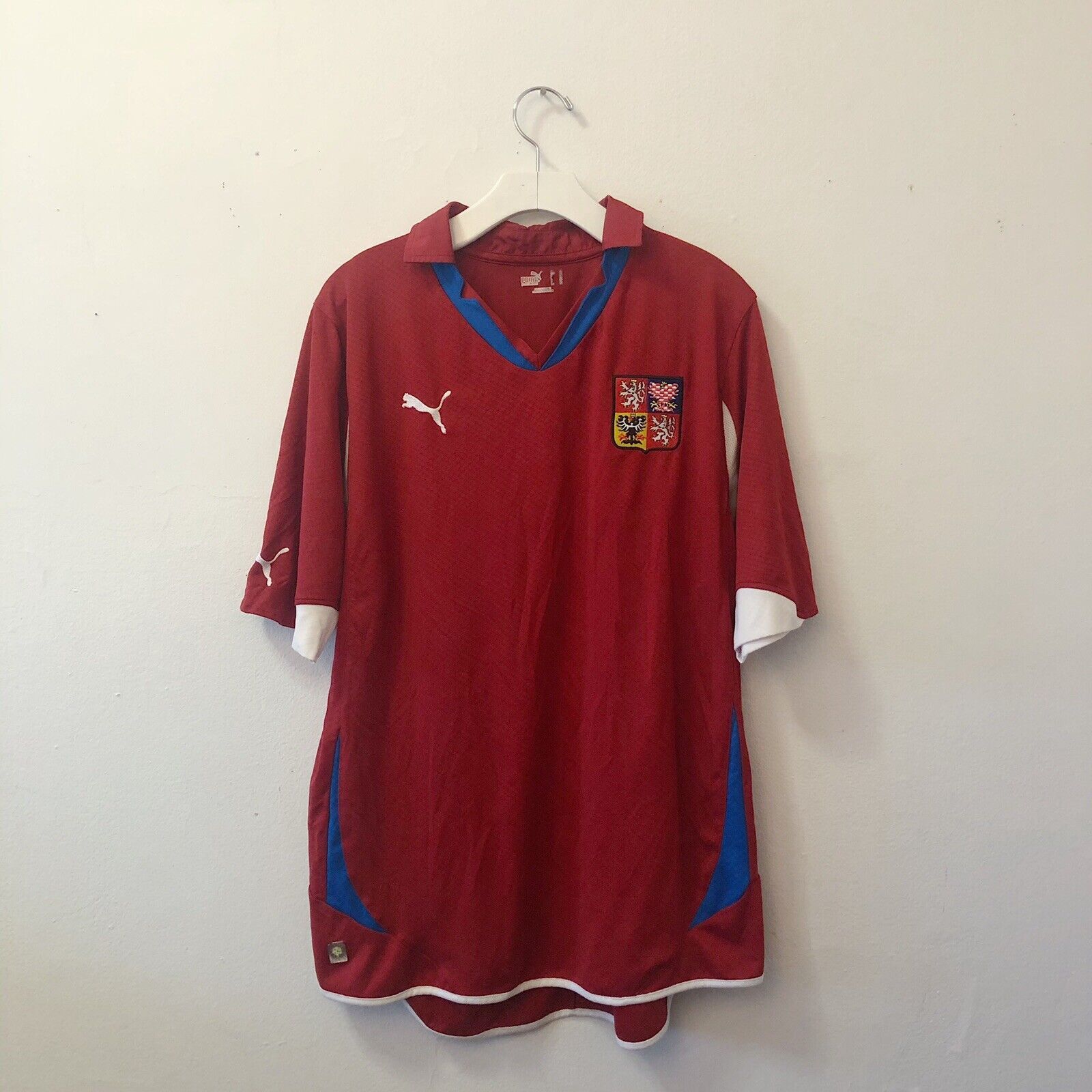 Puma × Vintage 2000s Czech Republic Puma Home Soccer Jersey Red Rare Sz XL Size US XL / EU 56 / 4 - 1 Thumbnail