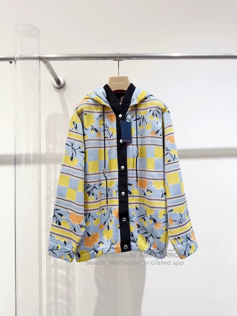 Louis Vuitton Louis Vuitton 24 Early Spring Carnation Hooded Jacket Size XS / US 0-2 / IT 36-38 - 1 Thumbnail