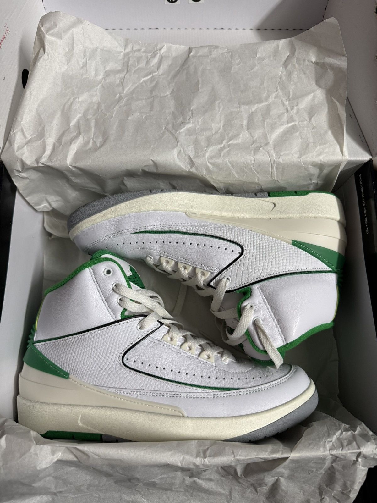 Jordan Brand Lucky Green 2s Size US 7.5 / EU 40-41 - 1 Thumbnail