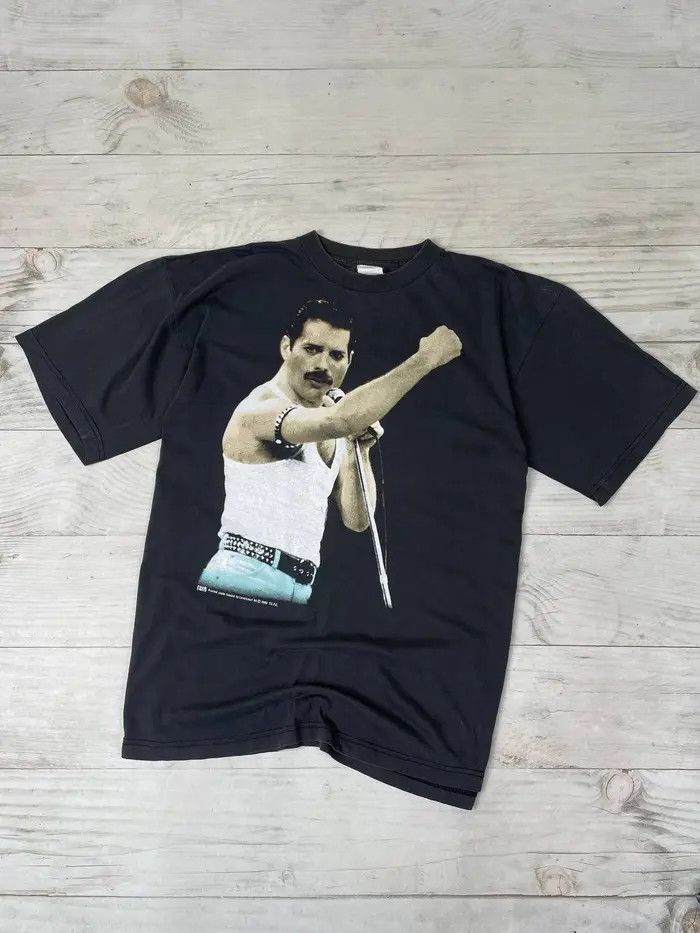 Band Tees Vintage 1993 Freddie Mercury Queen Big Logo T Shirt Size US XL / EU 56 / 4 - 1 Thumbnail