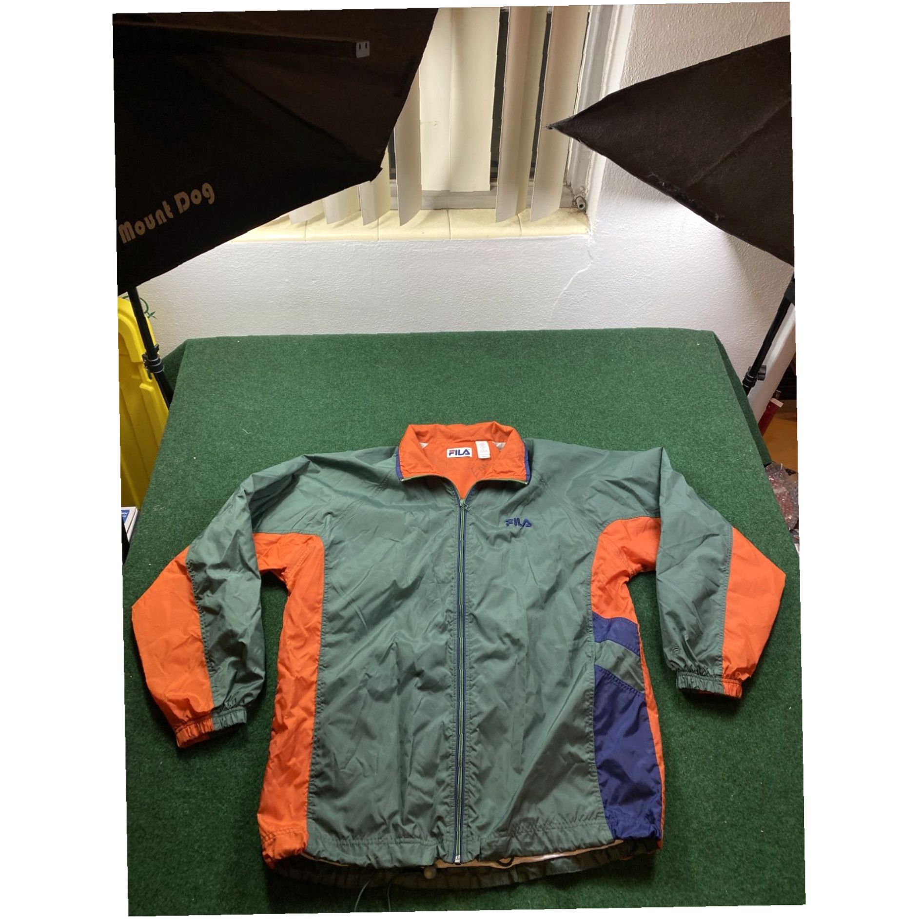Fila Fila Mens Windbreaker Zip Track jacket Orange Hreen Nylon Size Large Lightweight Size US L / EU 52-54 / 3 - 1 Thumbnail