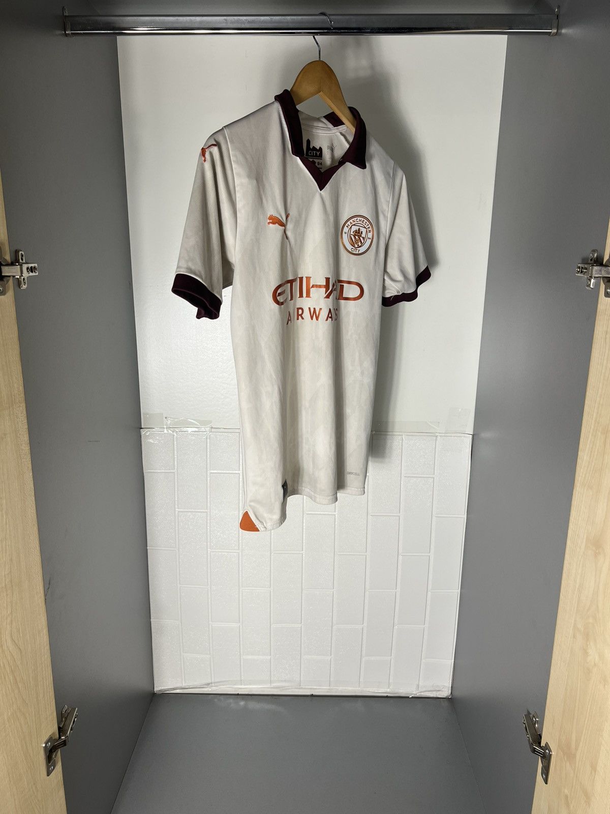 Puma VINTAGE PUMA FC MANCHESTER CITY ENGLAND SOCCER JERSEY RETRO Size US S / EU 44-46 / 1 - 6 Thumbnail
