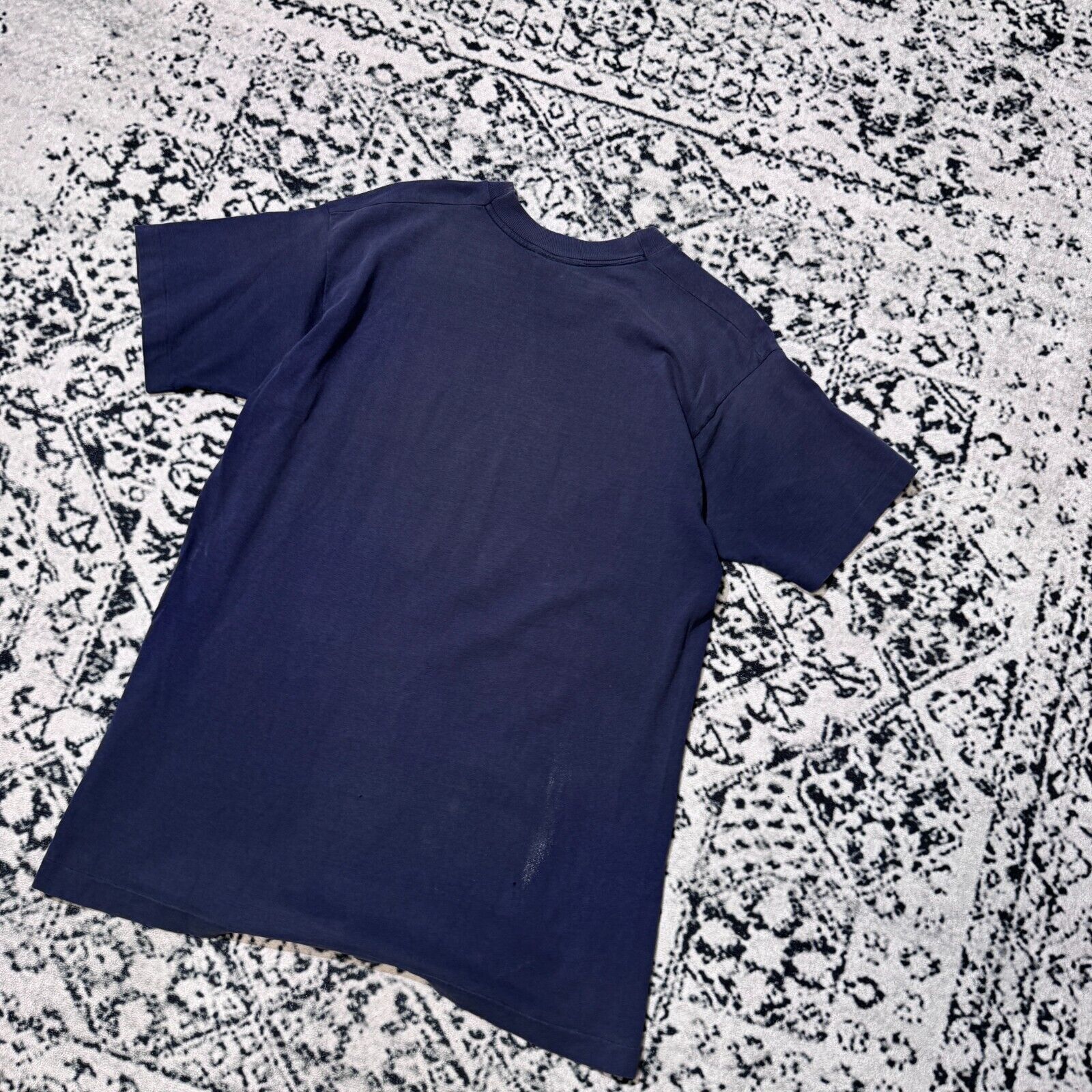 Vintage Vintage Navy Blue Cotton T-Shirt Size L Y2K 90s Spelout Logo Size US L / EU 52-54 / 3 - 8 Thumbnail