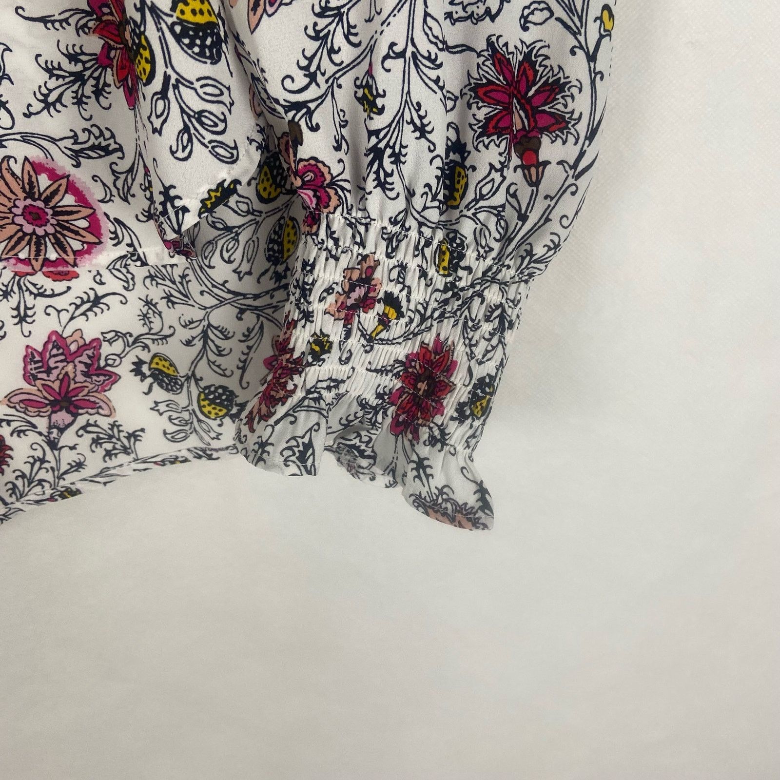 Ann Taylor LOFT Women’s Tapestry Smocked Ruffle Blouse Size Medium Size M / US 6-8 / IT 42-44 - 6 Thumbnail