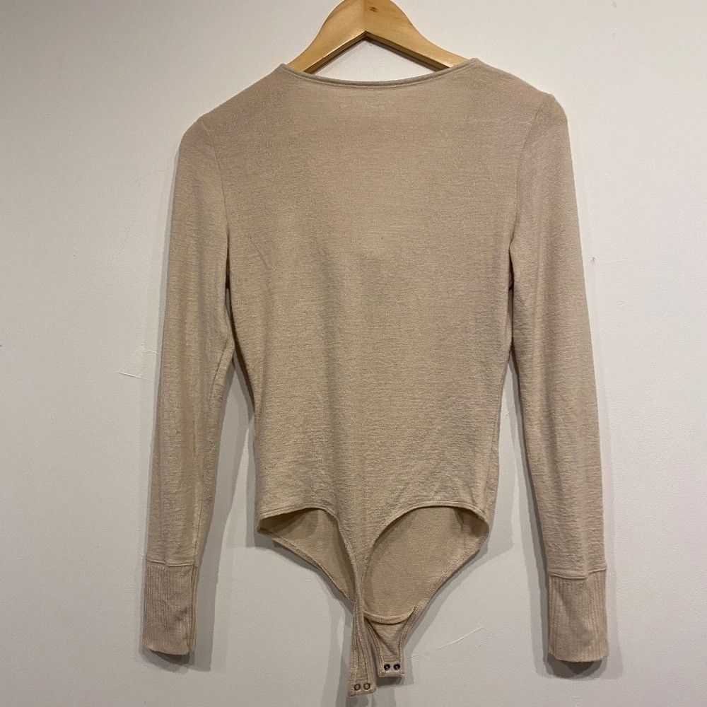 Abercrombie & Fitch Abercrombie & Fitch Cream Long Sleeve Bodysuit Size S / US 4 / IT 40 - 2 Thumbnail