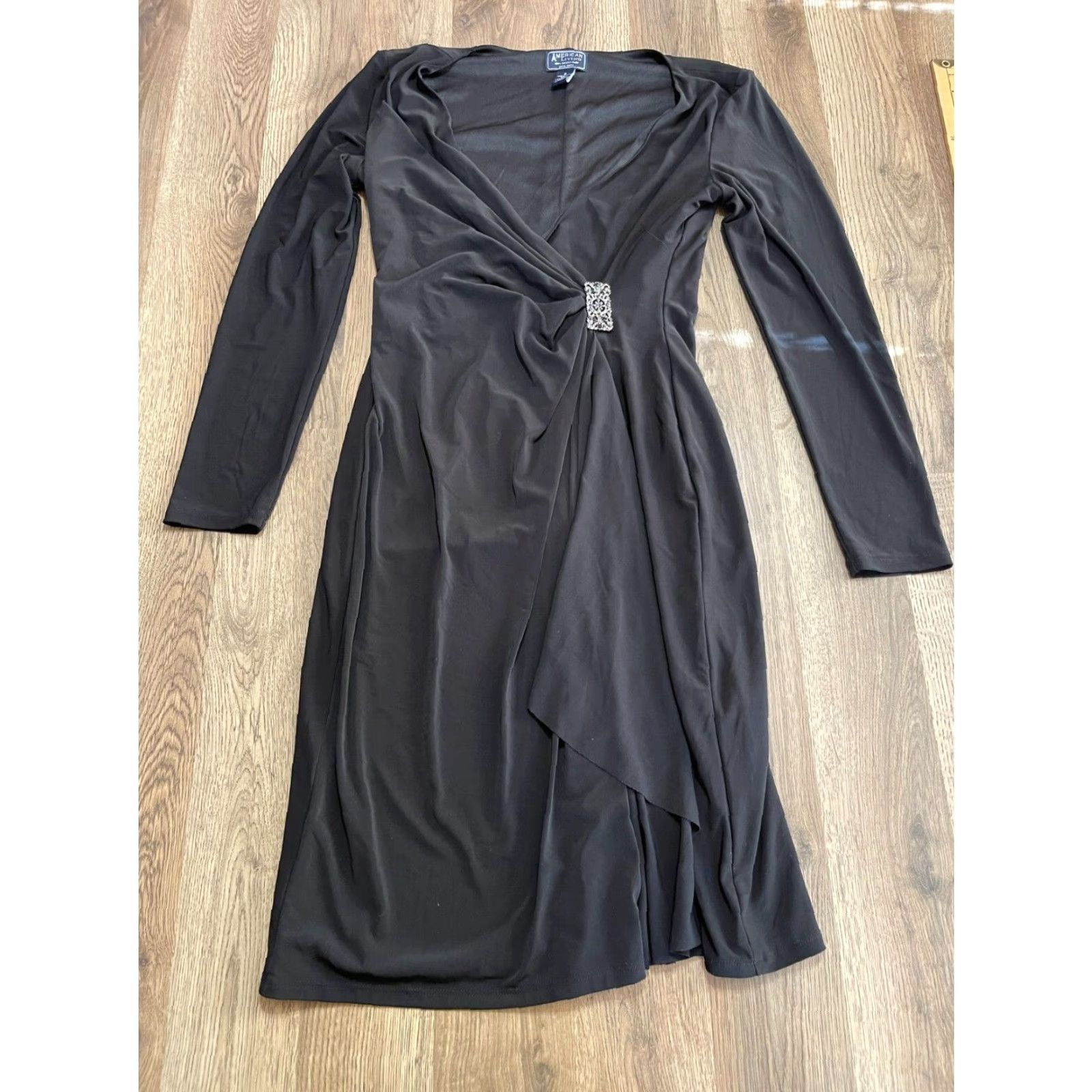 Vintage American Living Dress Women’s 8 Black Midi A-Line Long Sleeve V-Neck Broach on Waist Casual Fall Spring Summer Size M / US 6-8 / IT 42-44 - 2 Thumbnail