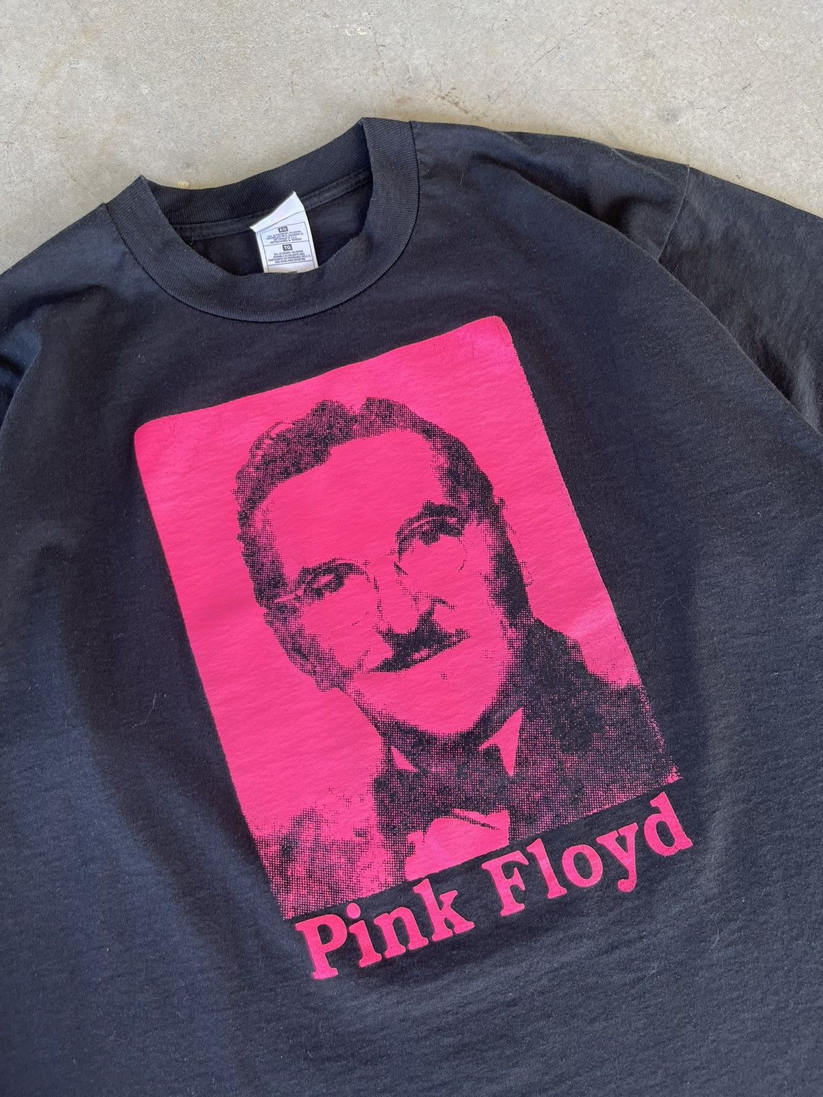 Band Tees Vintage 00’s Pink Floyd The Barber Band T-Shirt Size US XL / EU 56 / 4 - 3 Thumbnail