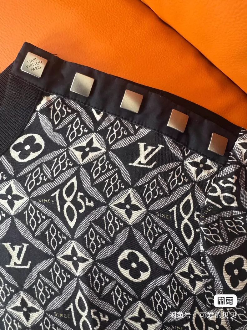 Louis Vuitton Louis Vuitton Pure silk blended cotton short sleeves Size US S / EU 44-46 / 1 - 4 Thumbnail