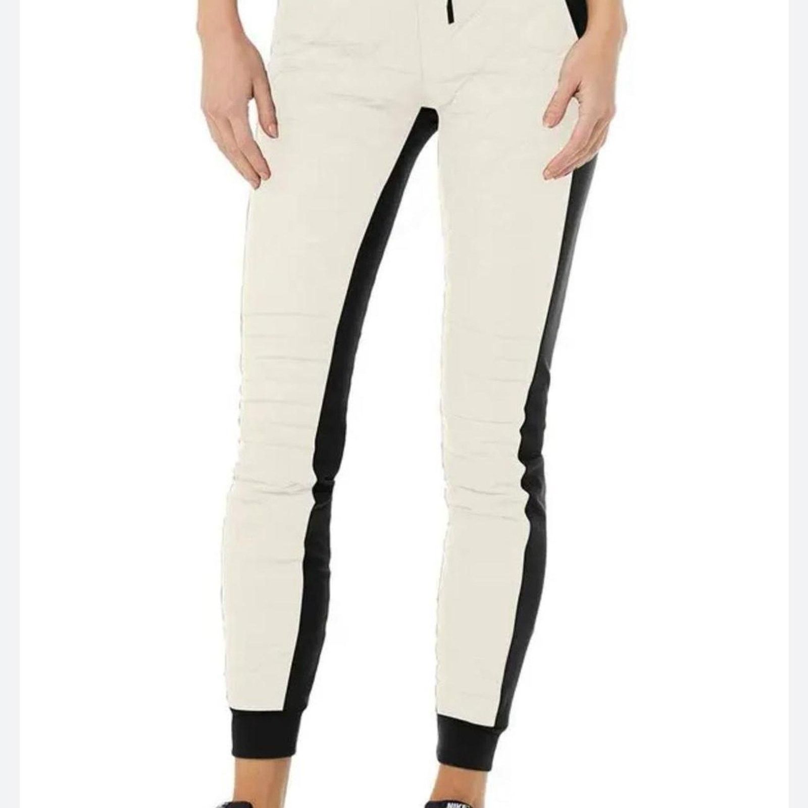 Alo Yoga Alo pant brand new Size 26" / US 2 / IT 38 - 1 Thumbnail