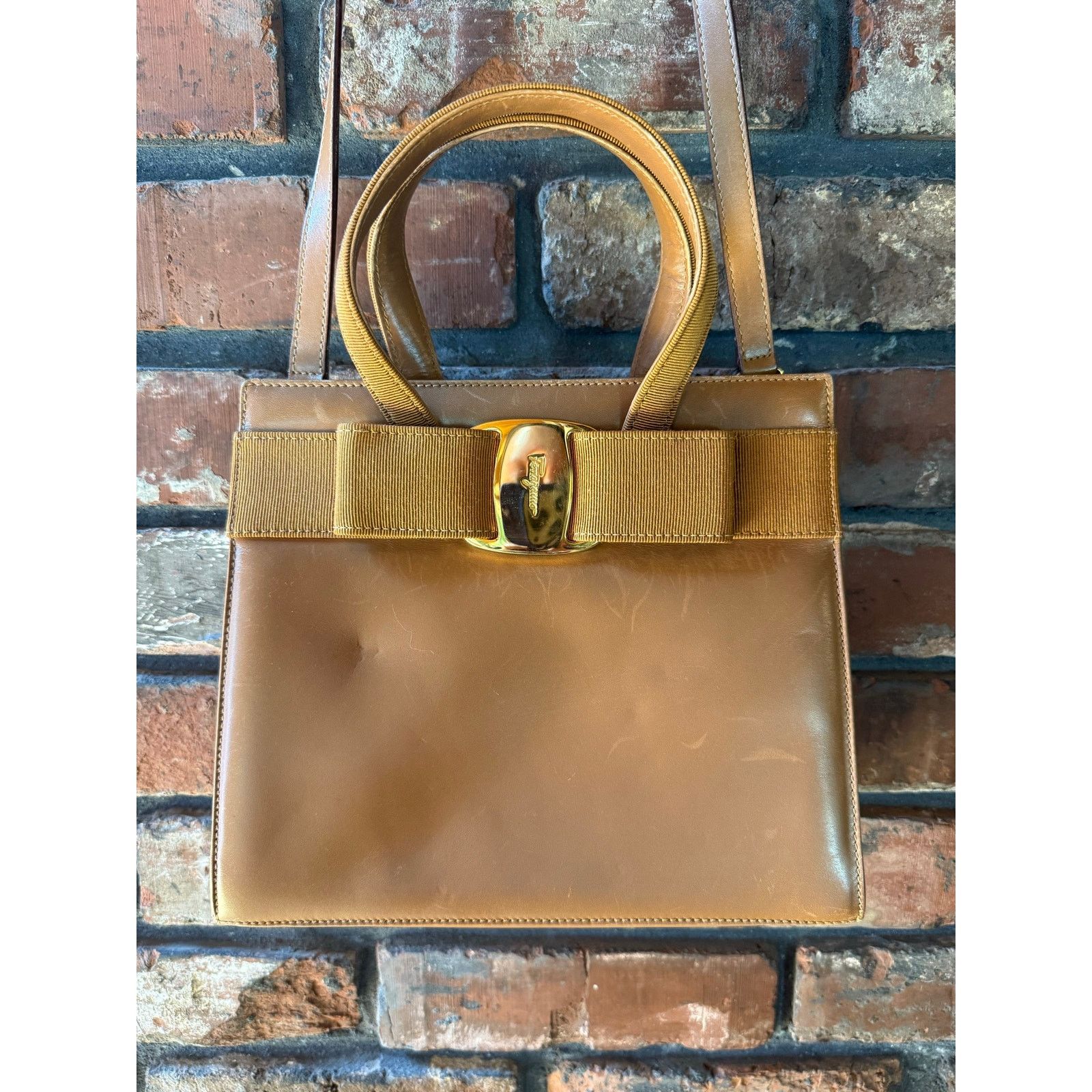 Salvatore Ferragamo Salvatore Ferragamo Vara Ribbon 2-Way Handbag in camel Size ONE SIZE - 2 Thumbnail