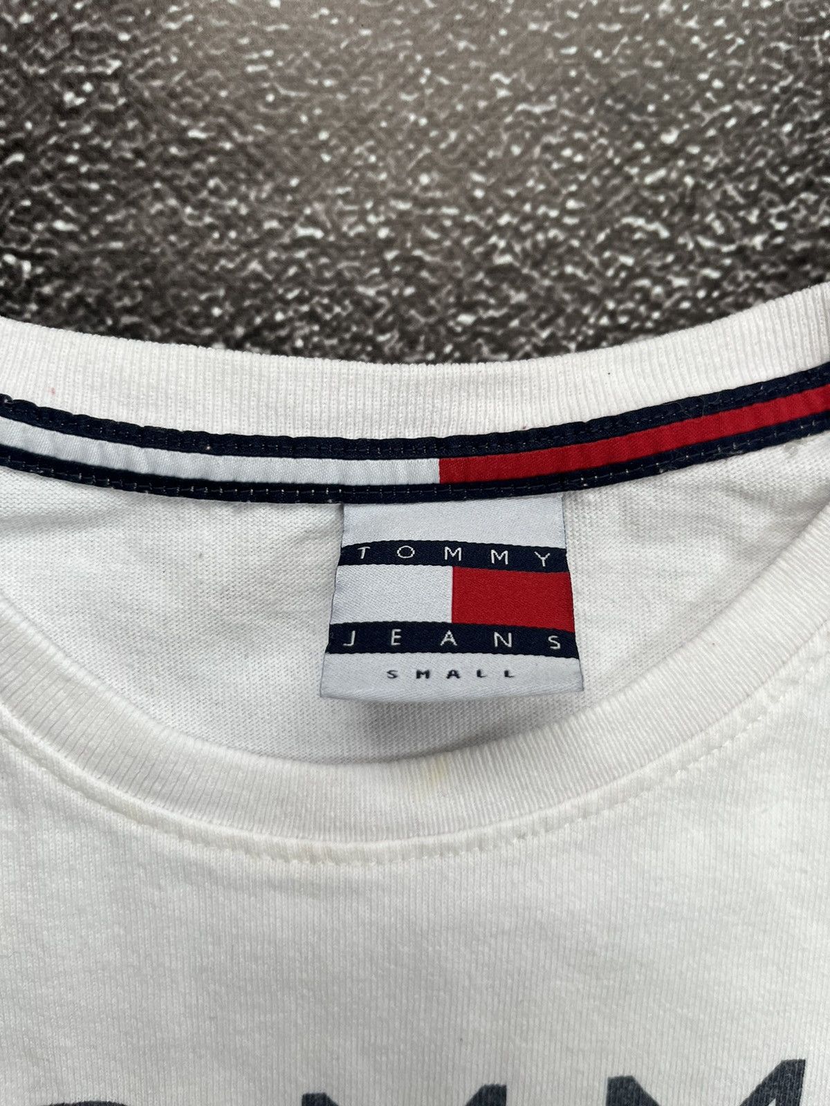Tommy Hilfiger Vintage Tommy Jeans Big Multi Logo White Long Sleeve T-Shirt Size S / US 4 / IT 40 - 8 Thumbnail