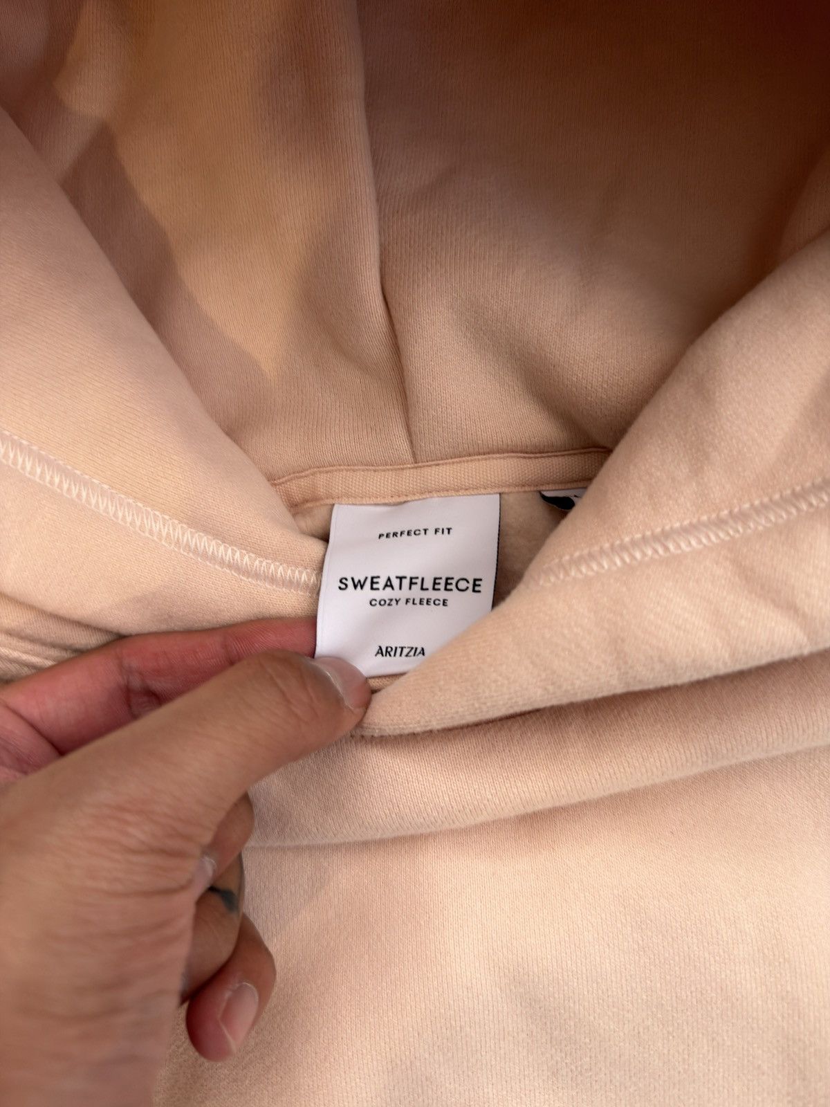 Aritzia aritzia cozy fleece perfect fit soft pink hoodie size medium Size M / US 6-8 / IT 42-44 - 3 Thumbnail