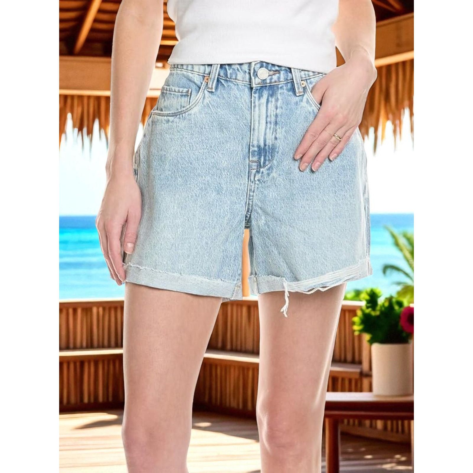 BLANKNYC BLANK NYC The Perry Mom Short - Size 28 - Light Blue - NWT Size 28" / US 6 / IT 42 - 1 Thumbnail