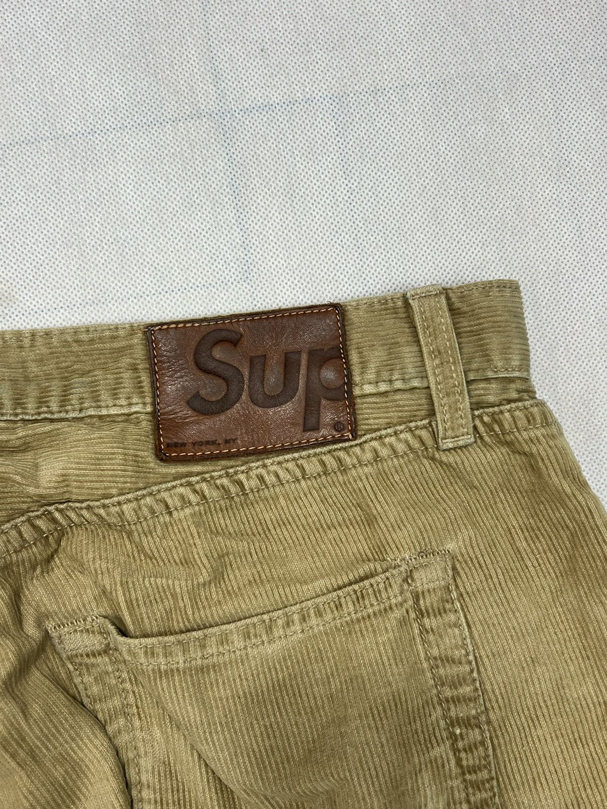 Supreme Supreme logo corduroy pants brown cream Size US 36 / EU 52 - 4 Thumbnail