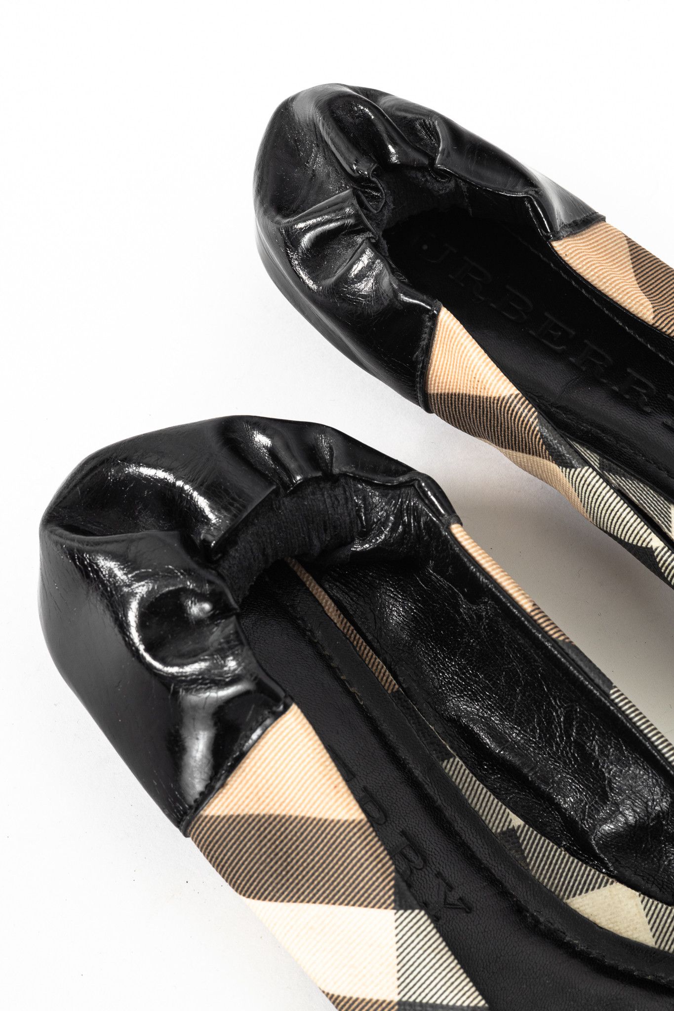 Burberry Burberry Nova Check Coated Canvas/Patent Leather Flats Size US 6 / IT 36 - 8 Thumbnail