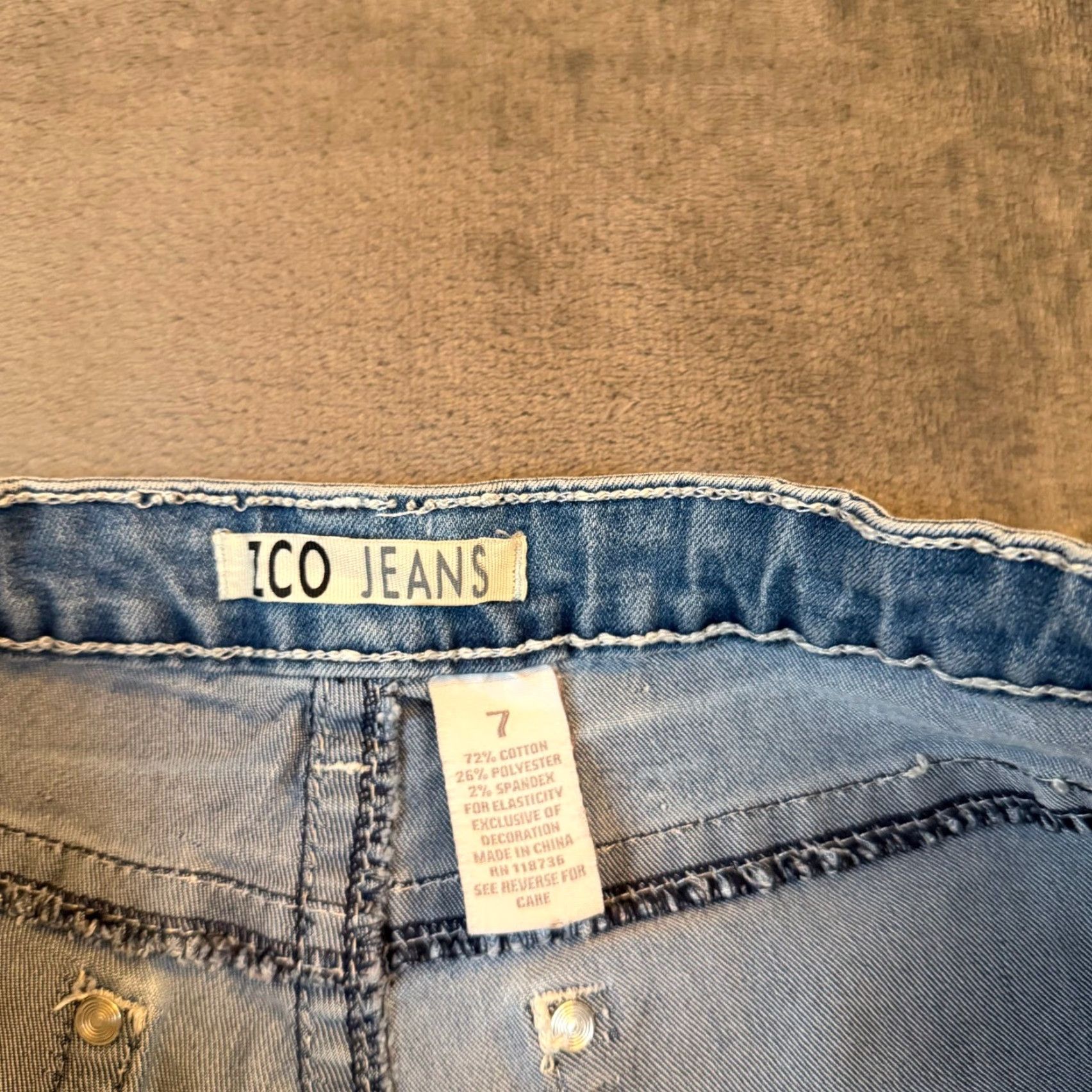 Denime ZCO Jeans Denim Shorts Junior Size 7 Blue Contrast Stitching Raw Hem Cut-Off Slim 5-Pocket Casual Summer Boys/Girls? Size 27" / US 4 / IT 40 - 3 Thumbnail