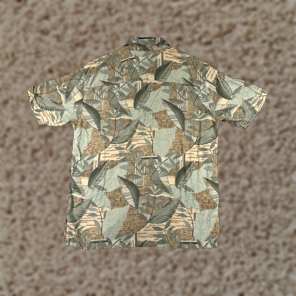 Tori Richard Shirt Mens XL Green Silk Button-Up Hawaiian Floral Resort Aloha Beach Vacation Luau Short Sleeve Mens XL Green Silk Button-Up Shirt