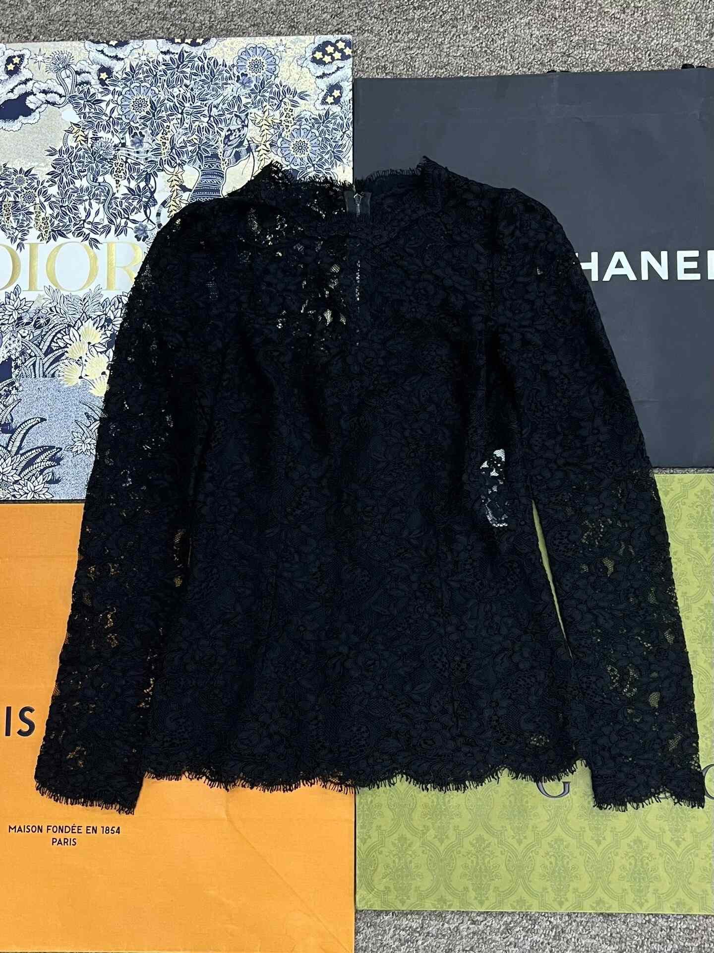 Dolce & Gabbana Dolce Gabbana Black Lace Top Size M / US 6-8 / IT 42-44 - 1 Thumbnail