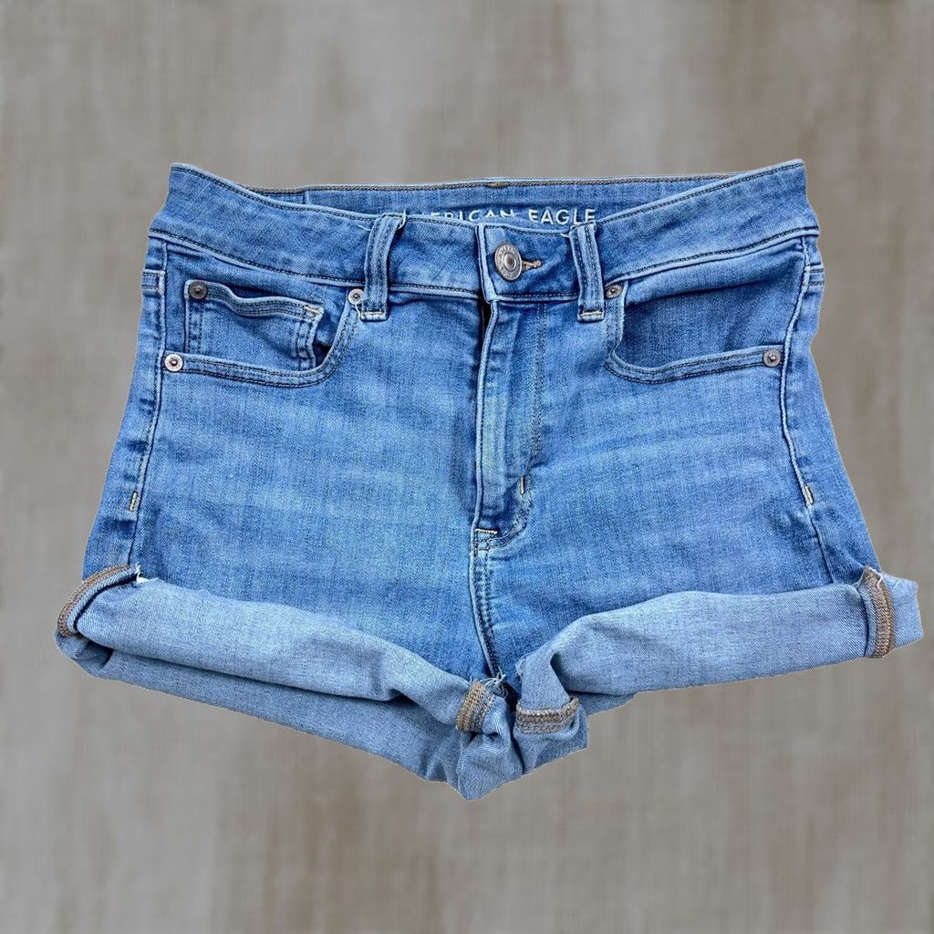 American Eagle Outfitters American Eagle Shorts Women 8 Med Wash Jean Cuffed Cut Off High Rise Shortie Size 30" / US 8 / IT 44 - 1 Thumbnail