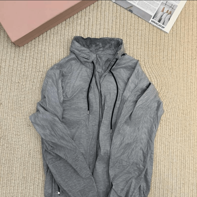 Louis Vuitton Louis Vuitton Zip-up Hooded Long Sleeve Jacket 54EU Size US M / EU 48-50 / 2 - 1 Thumbnail