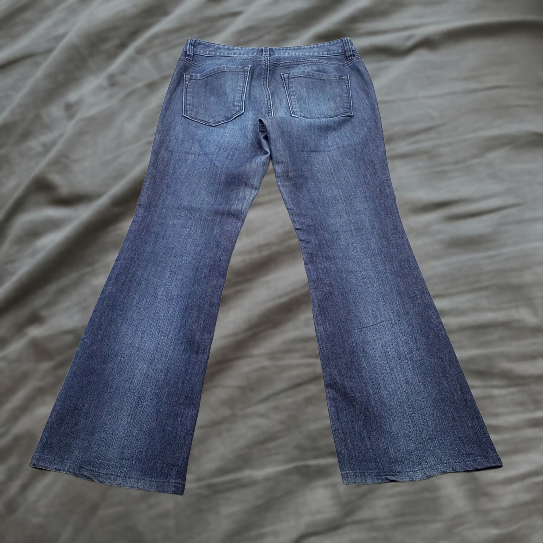 Loft LOFT Women's Jeans Main Flare Denim Blue Stretch 2/26 29.5" Waist 14.75" Across 28.75" Inseam 37.75" Outseam Vintage No Streetwear Size 26" / US 2 / IT 38 - 1 Thumbnail