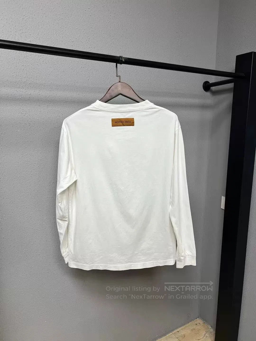 Louis Vuitton LV Embossed Logo Long-Sleeve. Size US M / EU 48-50 / 2 - 2 Thumbnail