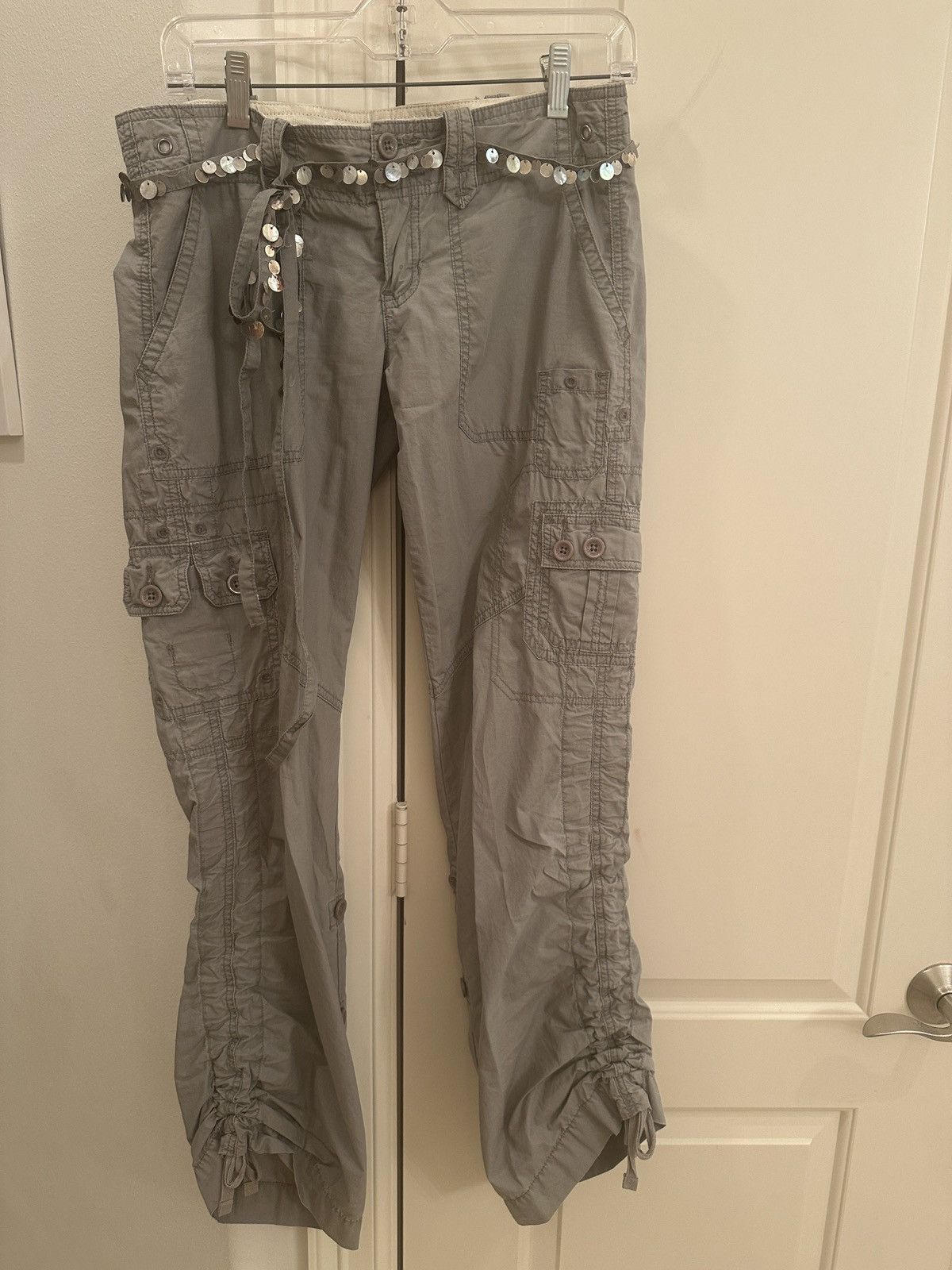 Abercrombie & Fitch Women’s Abercrombie & Fitch gray cargo-type pants, S Size 27" / US 4 / IT 40 - 1 Thumbnail
