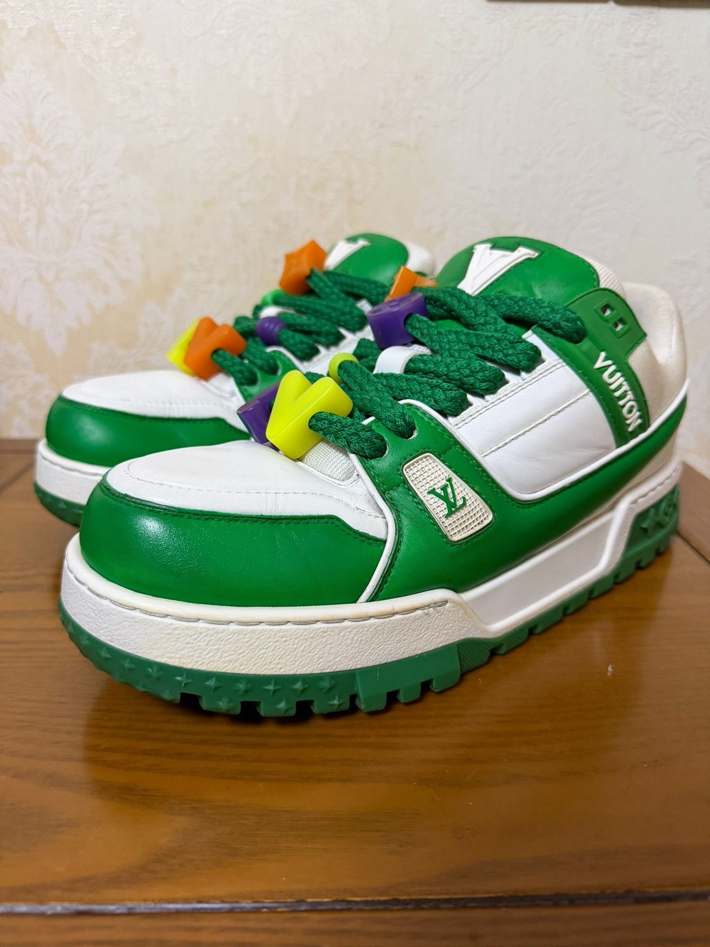 Louis Vuitton Louis Vuitton Green Lowtop Sneakers 43 Men Size US 10 / EU 43 - 1 Thumbnail