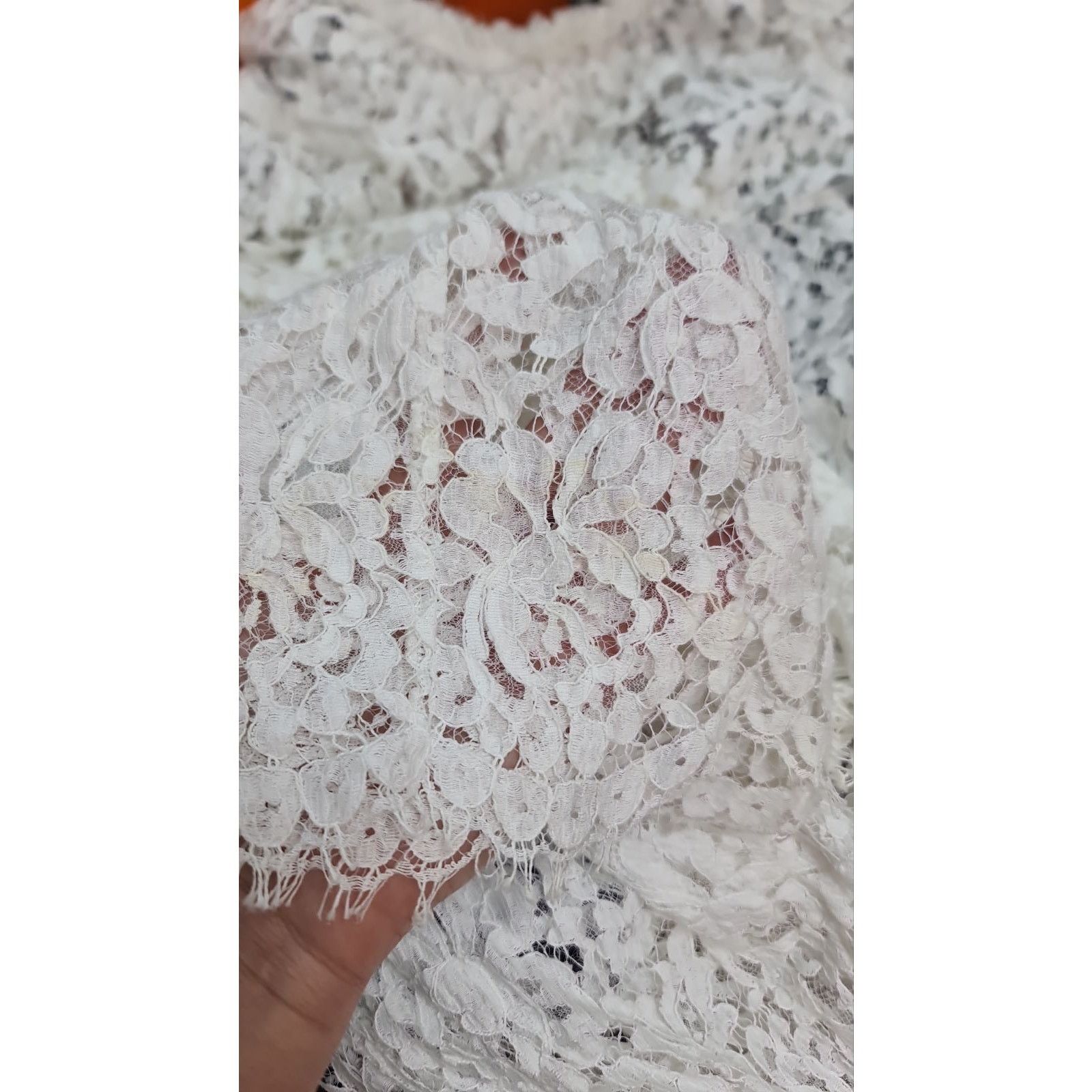 Chanel Chanel White Floral Lace Blouse Sz/36 Size XS / US 0-2 / IT 36-38 - 4 Thumbnail