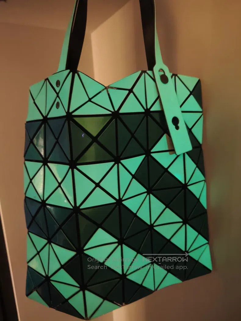 Issey Miyake Issey Miyake Color Block Luminous Bag Pearlescent Green Co Size ONE SIZE - 6 Thumbnail