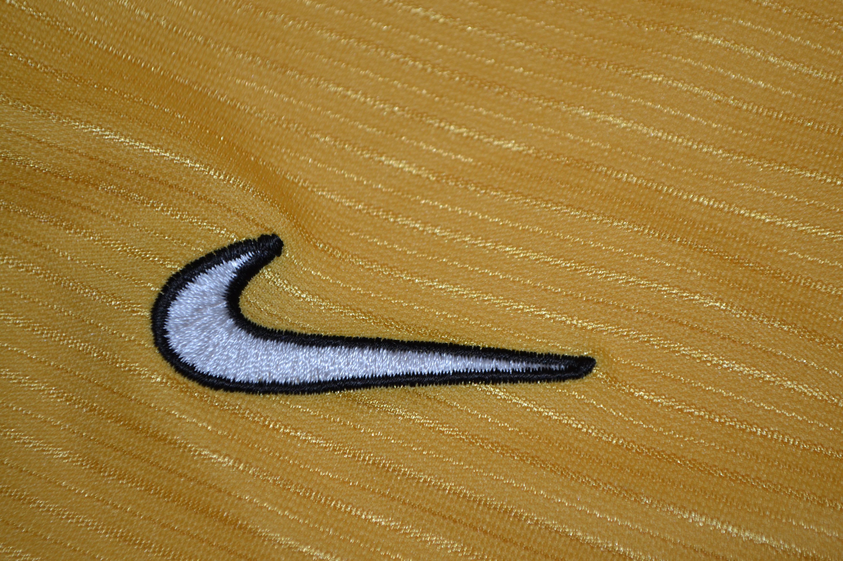 Nike Vintage Nike Template 90s Soccer Jersey Football Shirt Size US M / EU 48-50 / 2 - 5 Thumbnail