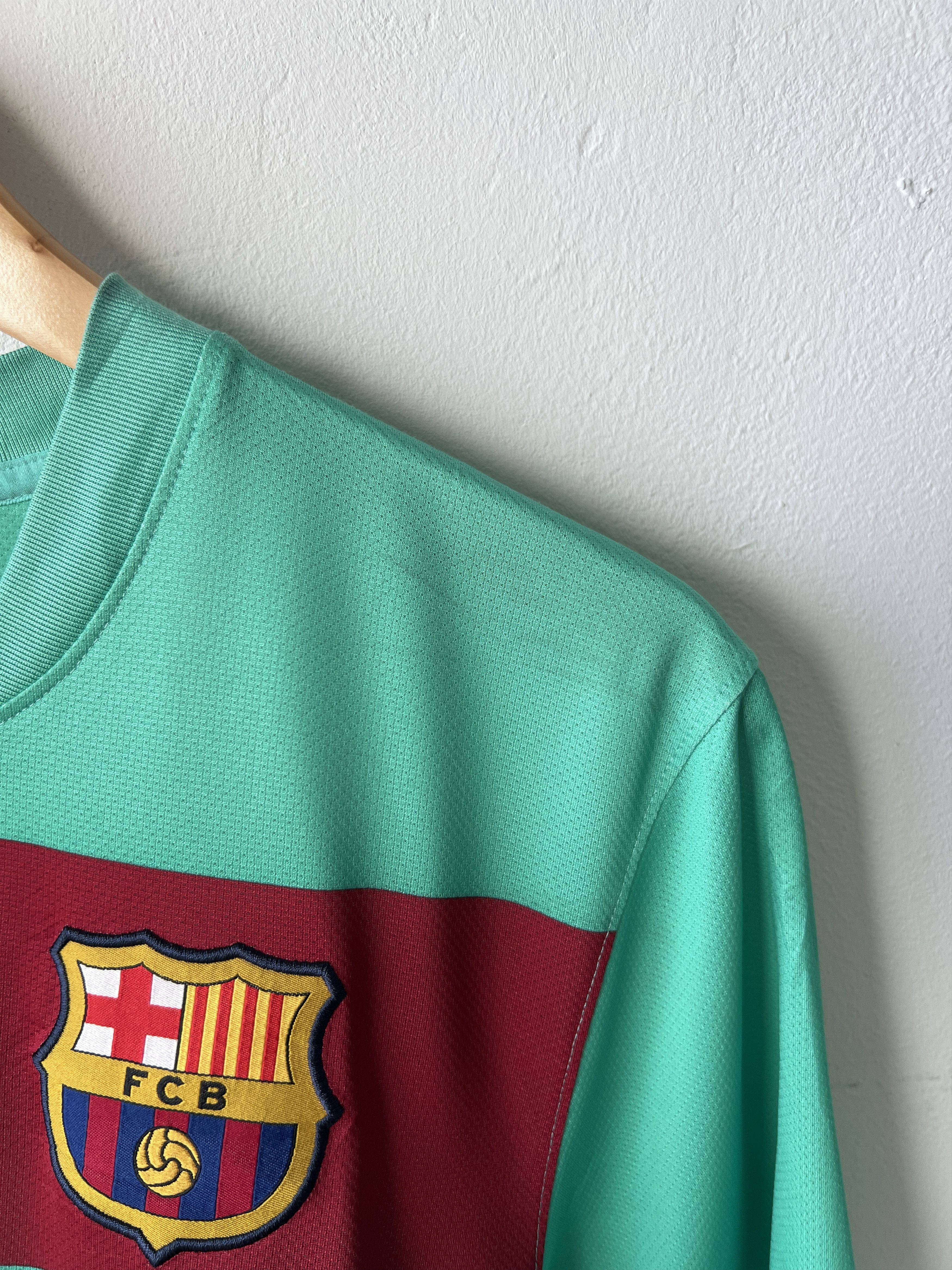 Nike (M) Barcelona 2010-12 Away Kit Messi #10 Size US M / EU 48-50 / 2 - 5 Thumbnail