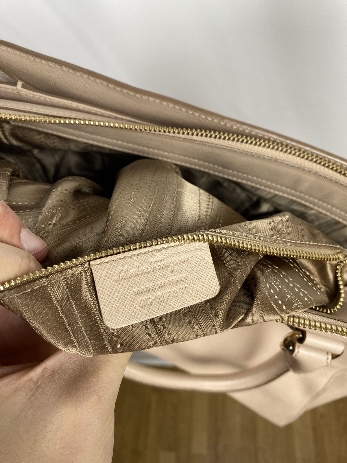 Salvatore Ferragamo Salvatore Ferragamo Becky Tote Bag Saffiano Leather Size ONE SIZE - 19 Thumbnail