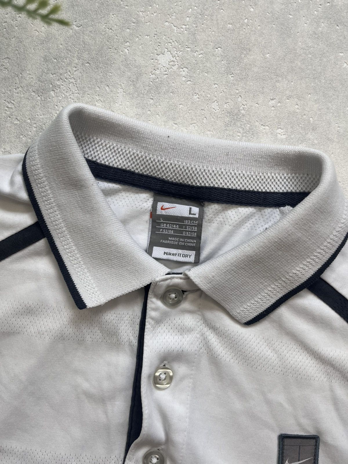 Nike 90’s NIKE COURT RETRO VINTAGE SWOOSH LOGO POLO TEE Y2K RARE Size US L / EU 52-54 / 3 - 3 Thumbnail
