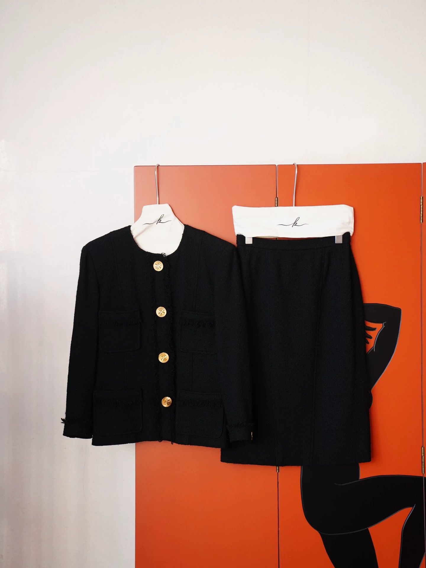 Chanel Chanel 1986 Runway Clover Gold-Button Suit Skirt Set FR40 Size M / US 6-8 / IT 42-44 - 2 Thumbnail