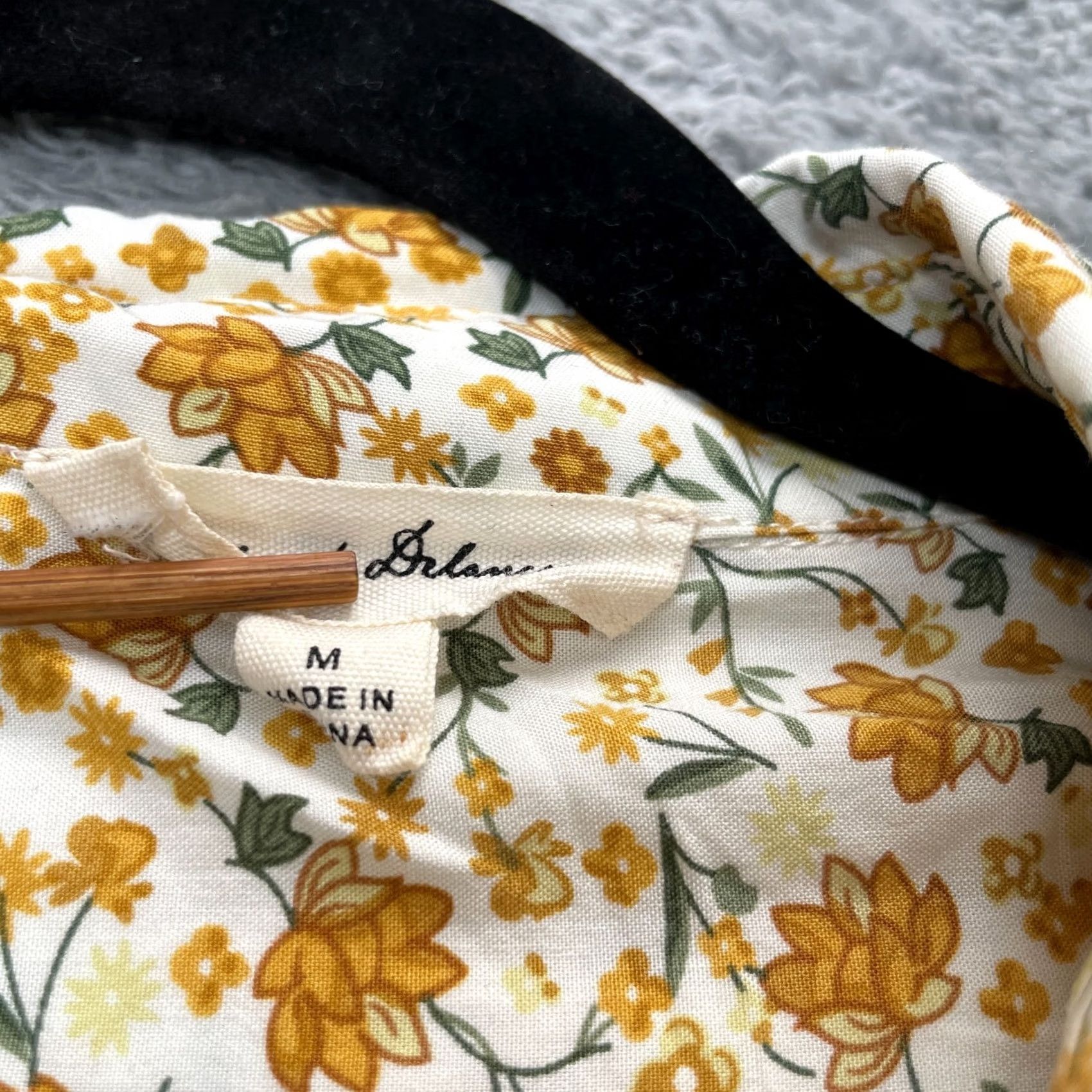 Vintage Jane And Delancey Shirt Womens M Beige Floral Roll Tab Sleeve Button Up Size M / US 6-8 / IT 42-44 - 4 Thumbnail