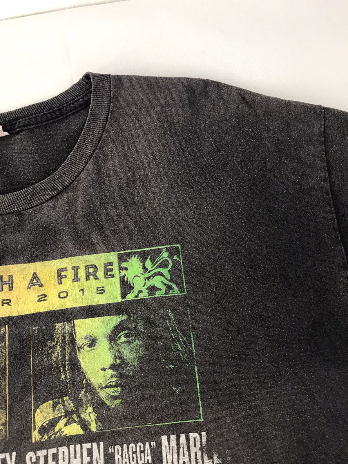 Band Tees × Vintage Catch A Fire Reggae Band Tour 2015 Faded Colour Tee Size US XL / EU 56 / 4 - 5 Thumbnail