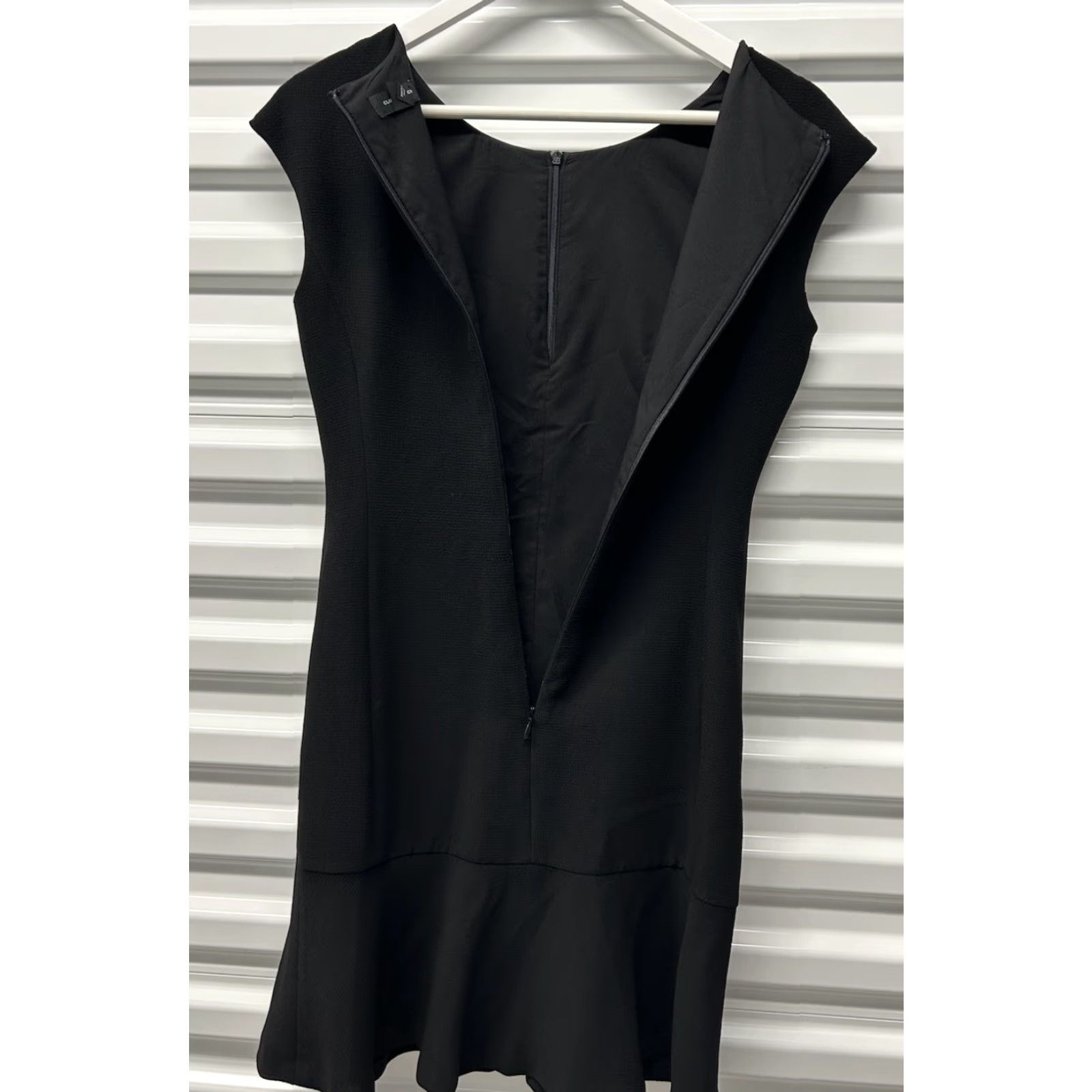 Club Monaco Club Monaco Women’s Iconic Black Front&Rear ZipUp Sheath Midi Dress 00 Size Regular Size XXS / US 00 / IT 34 - 5 Thumbnail