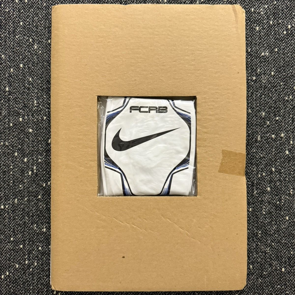 Nike Y2K NIKE X FCRB BEACHBALL Size ONE SIZE - 2 Thumbnail