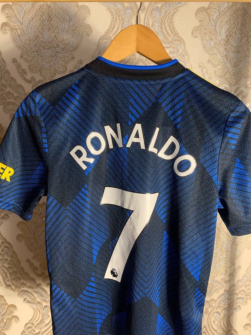 Adidas × Vintage VERY RARE ADIDAS FC MANCHESTER UNITED ENGLAND SOCCER JERSEY Size US XS / EU 42 / 0 - 10 Thumbnail