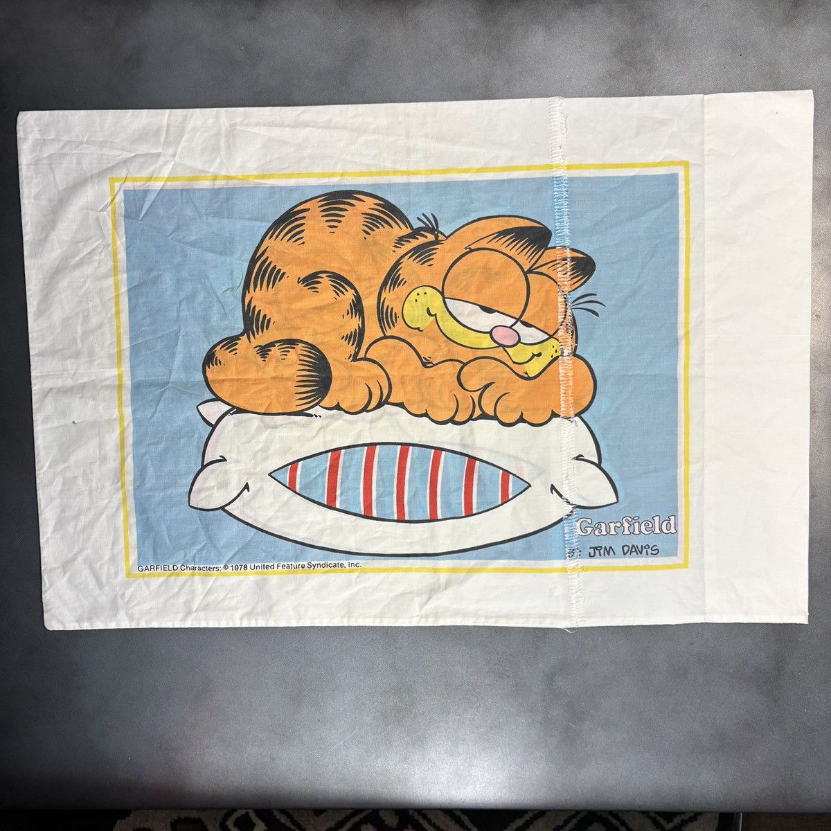 Vintage 1970s Garfield Pillow Case Vintage Bedding Bed Sheet Linens Size ONE SIZE - 9 Thumbnail