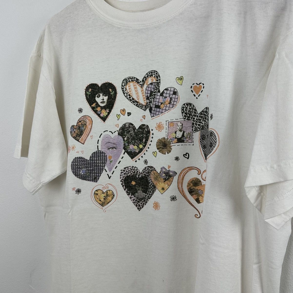 Vintage Vintage Heart T Shirt L 1990s Rapizzi Size US L / EU 52-54 / 3 - 1 Thumbnail