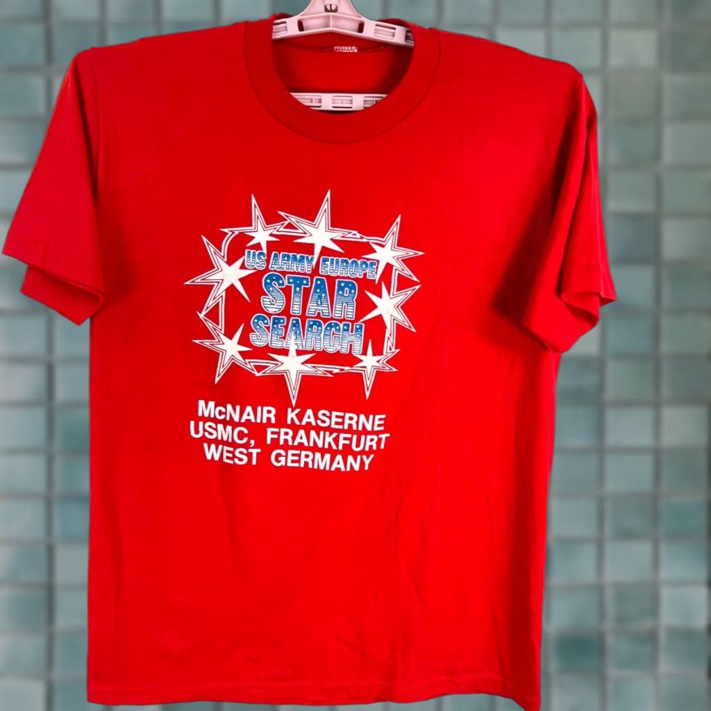 Vintage VINTAGE US Army Europe Frankfort WG Graphic T-Shirt Adult L Red Limited Edition Music Mens Size US L / EU 52-54 / 3 - 1 Thumbnail