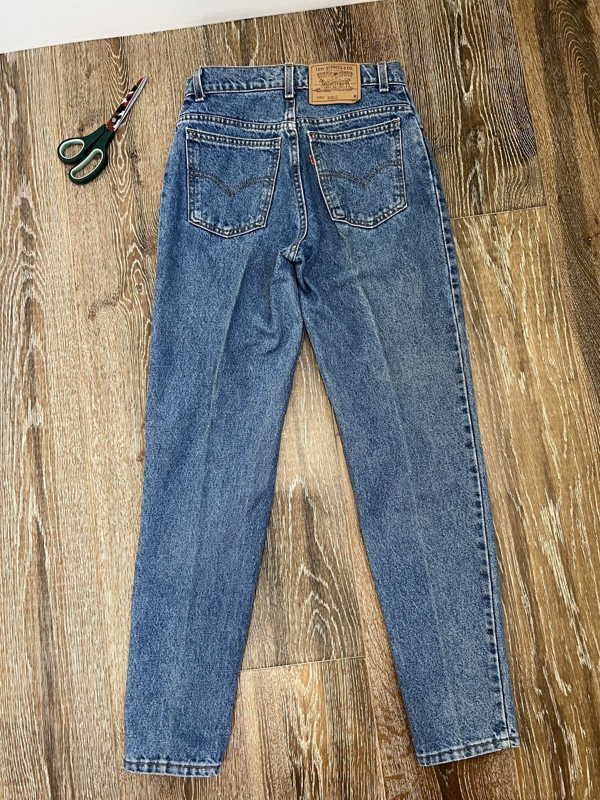 Levi's womens levis 10950 relaxed fit tapered leg orange tab jeans Size 27" / US 4 / IT 40 - 2 Thumbnail