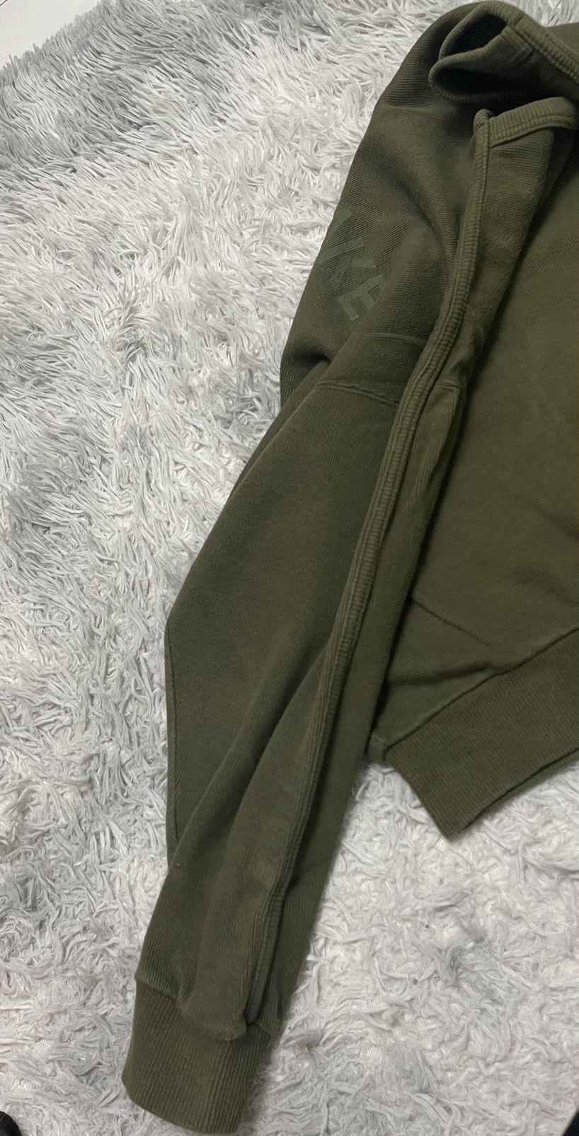 Issey Miyake 1990s ISSEY MIYAKE FADED EARTH TONE FOREST GREEN CREWNECK Size US L / EU 52-54 / 3 - 7 Thumbnail