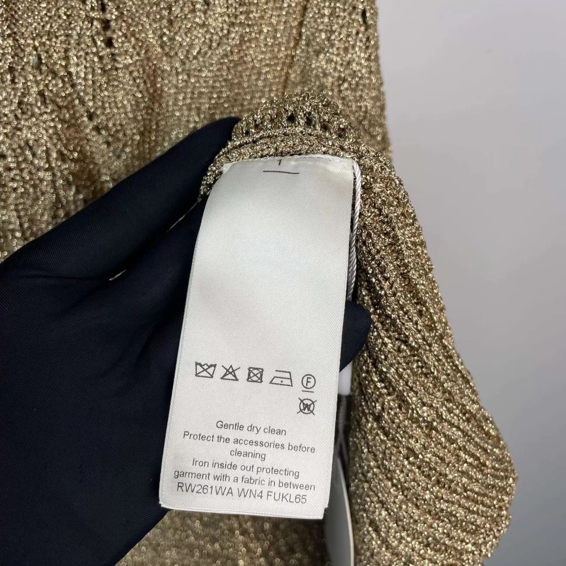 Louis Vuitton LV 95 New Gold Blend Turtleneck Long-Sleeve M Size M / US 6-8 / IT 42-44 - 4 Thumbnail