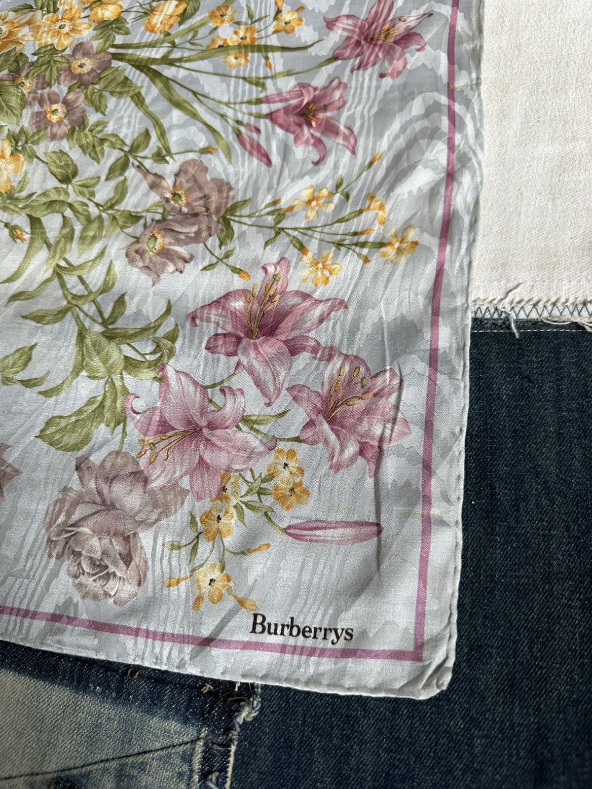Vintage Vintage Burberry Handkerchief/ Neckerchief/ Bandana Size ONE SIZE - 14 Thumbnail