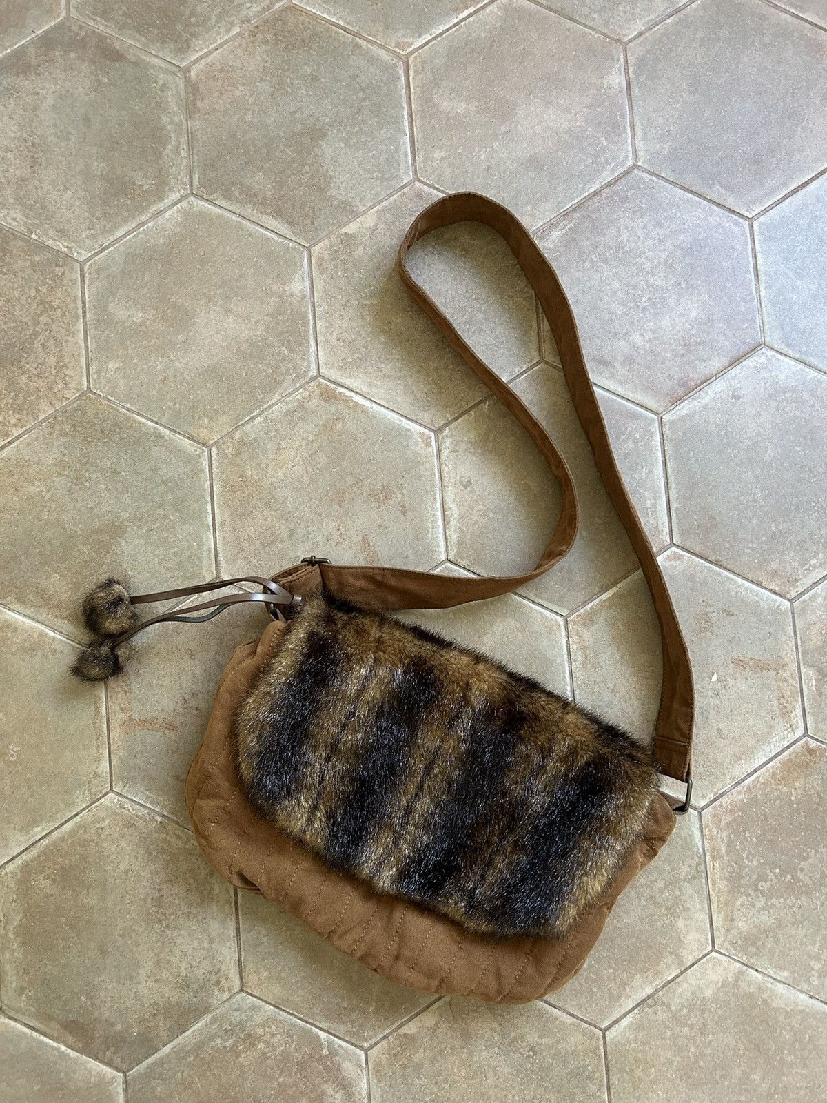 Japanese Brand VINTAGE FUR AVANT-GARDE BAG Size ONE SIZE - 2 Thumbnail