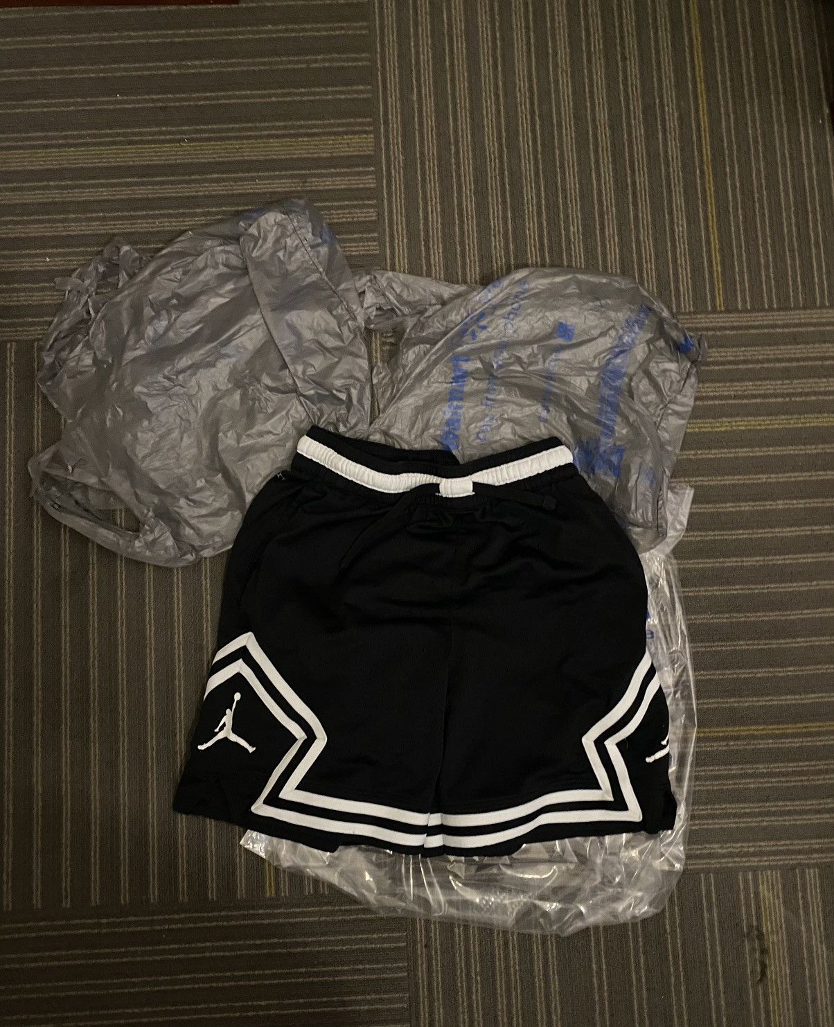 Jordan Brand × Nike Jordan essential shorts Size US 30 / EU 46 - 1 Thumbnail
