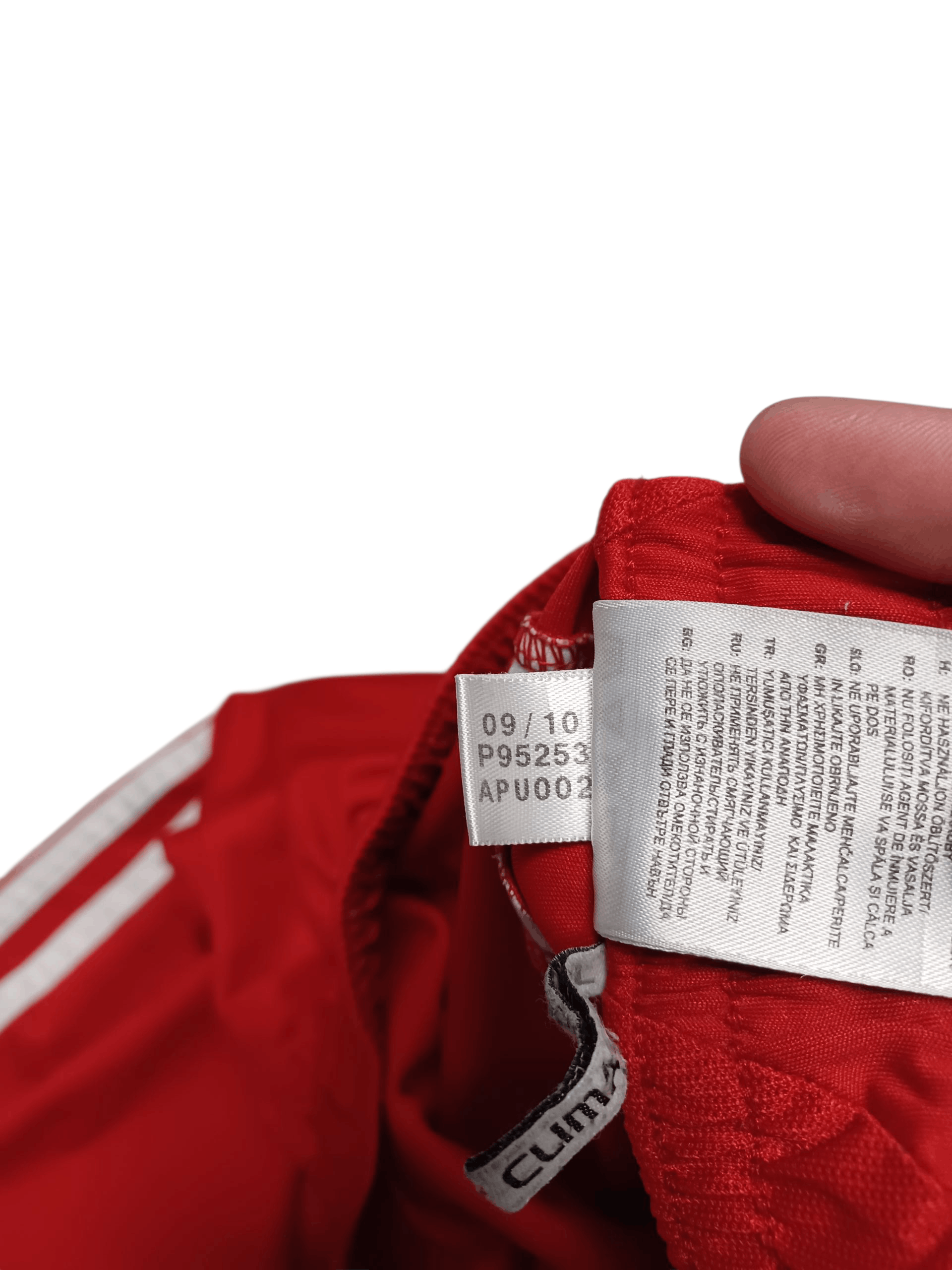 Adidas HAMURG HSV ADIDAS VINTAGE RED SHORTS SOCCER FOOTBALL Size US 34 / EU 50 - 4 Thumbnail